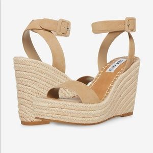 Steve Madden Upstage Wedge Sandal 7.5 👡